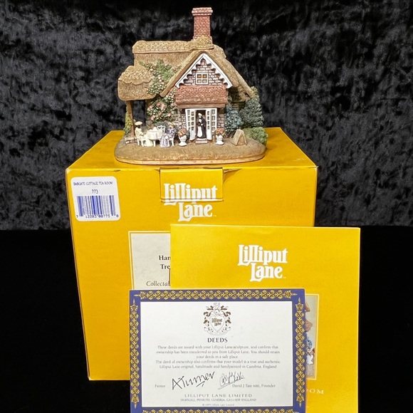 Lilliput Lane | Bargate Cottage Tea Room | English Tea Rooms Collection - Picture 2 of 15